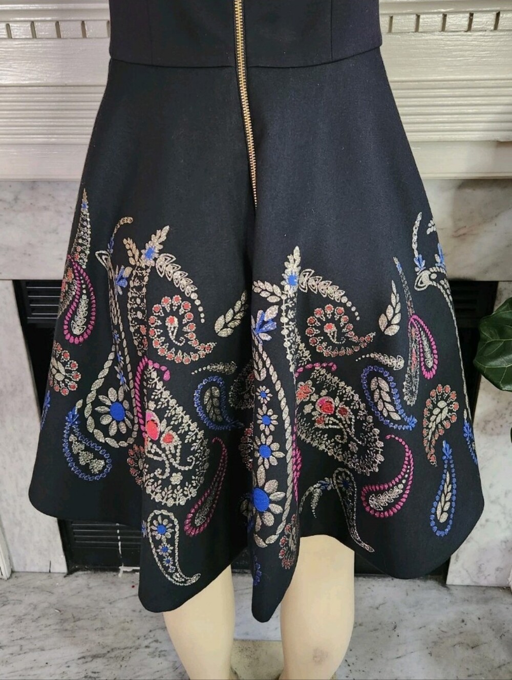 Ted Baker Black Embroidered Dress Size 6 Metallic Paisley Print Holiday Party - Picture 7 of 8